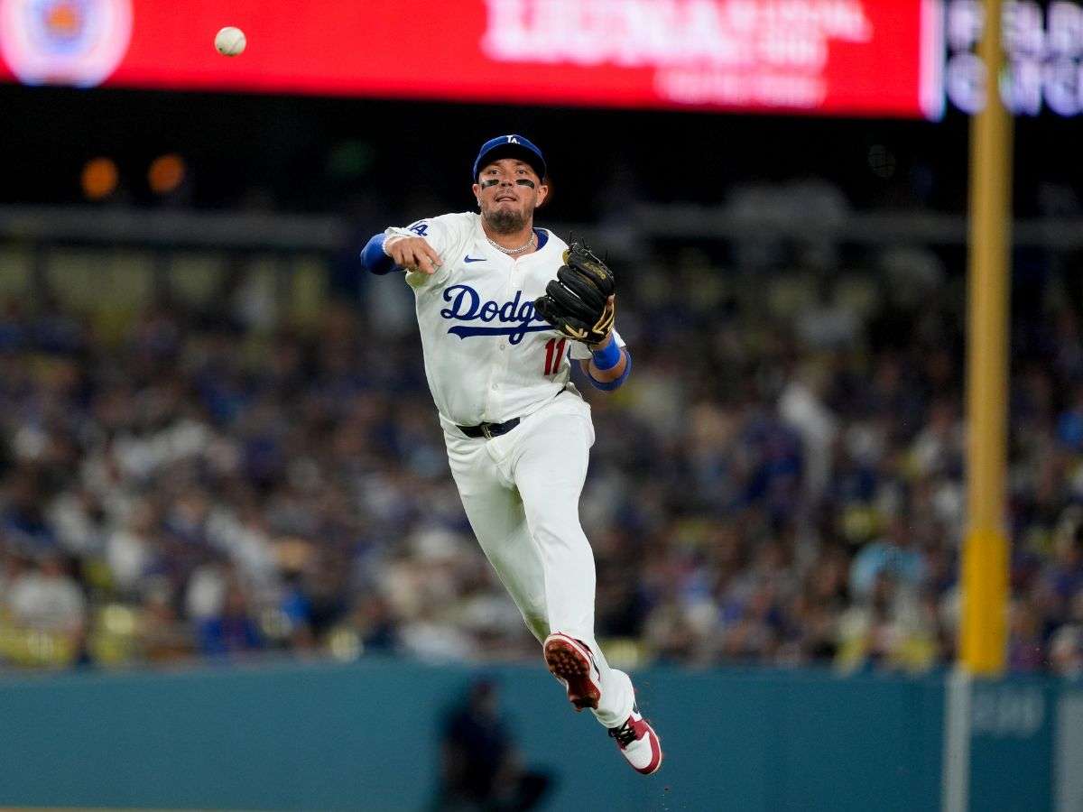Miguel Rojas está respondiendo tras la ausencia de Betts