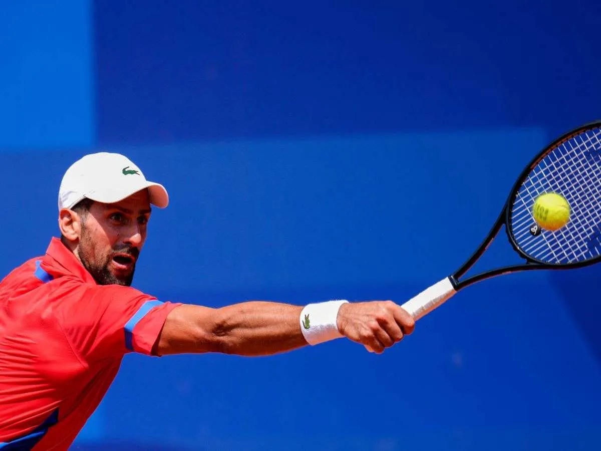 Novak Djokovic sigue firme en París 2024