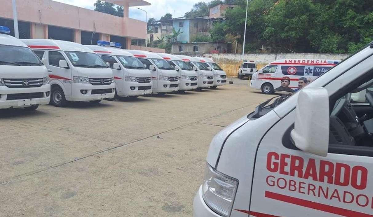 Trujillo recibe 40 ambulancias en convenio con China