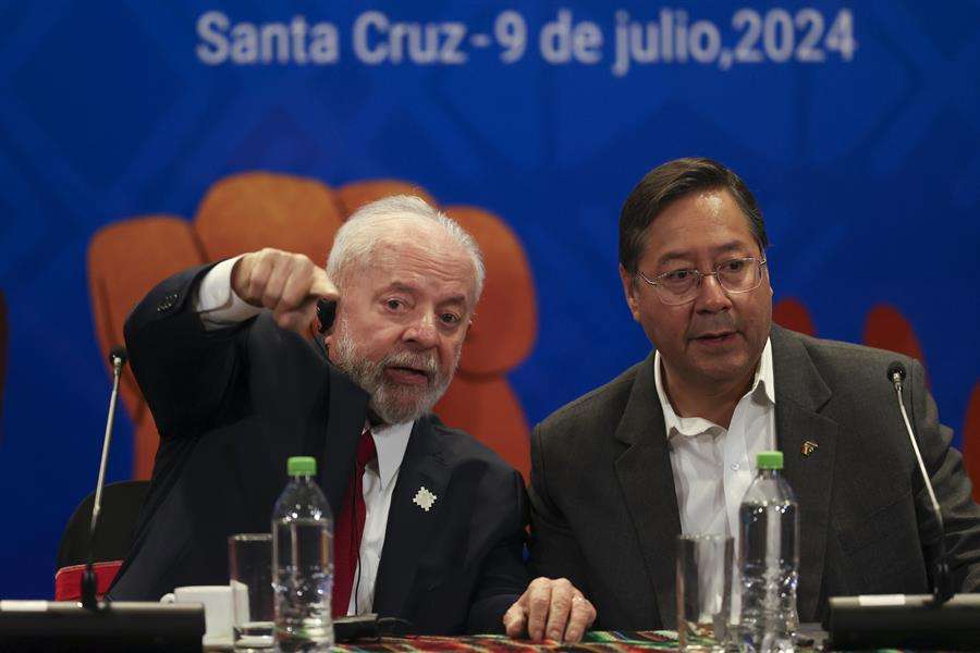 Lula llega a Bolivia para iniciar nueva etapa de relaciones bilaterales