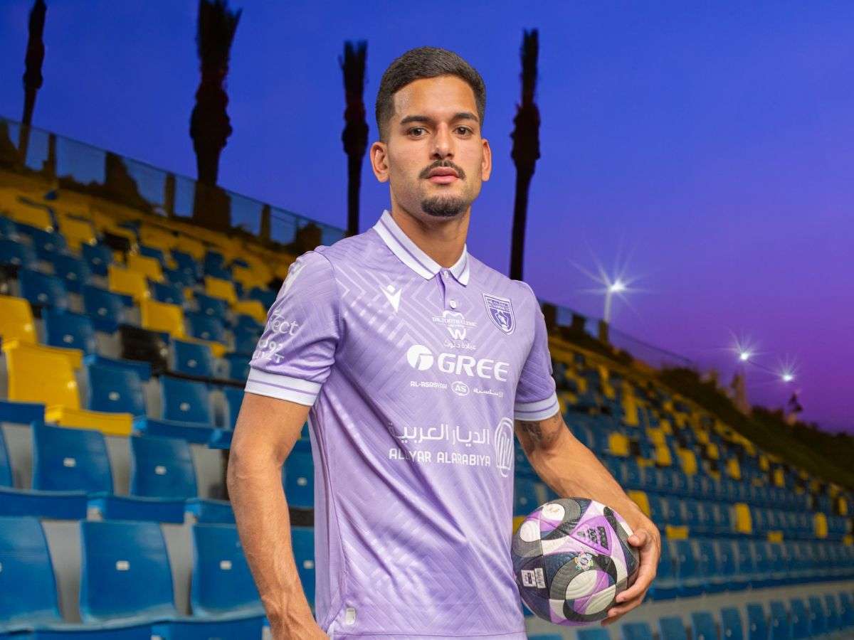 Renné Rivas ya viste la camiseta del Al-Taawoun