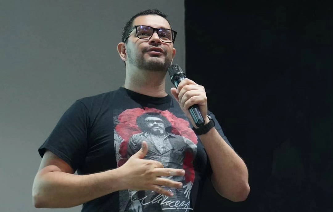 Destacan urgencia de normar redes sociales
