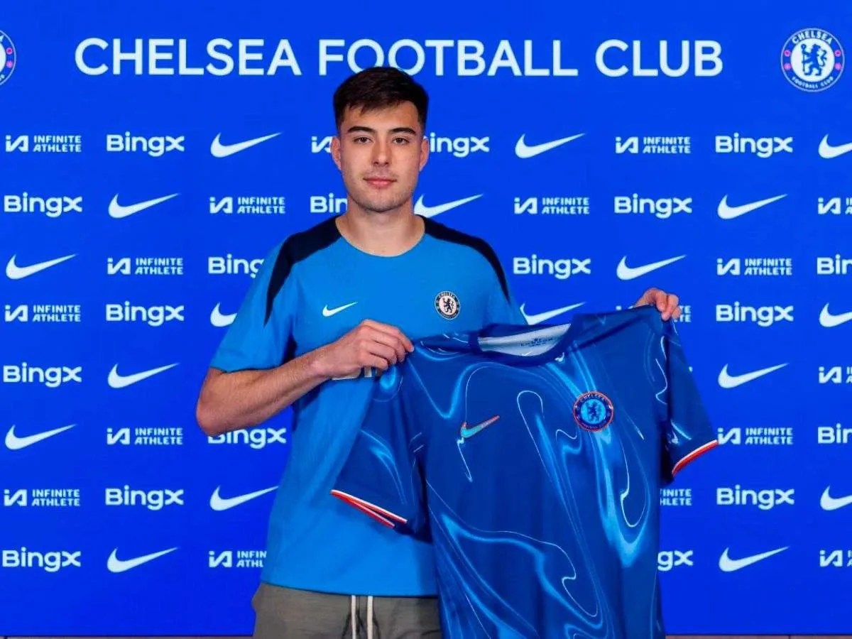 Chelsea firma al defensor Aaron Anselmino