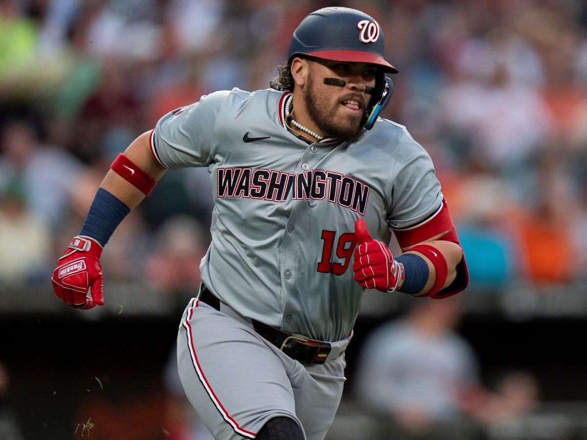 Chaparro igualó marca de extrabases en su debut