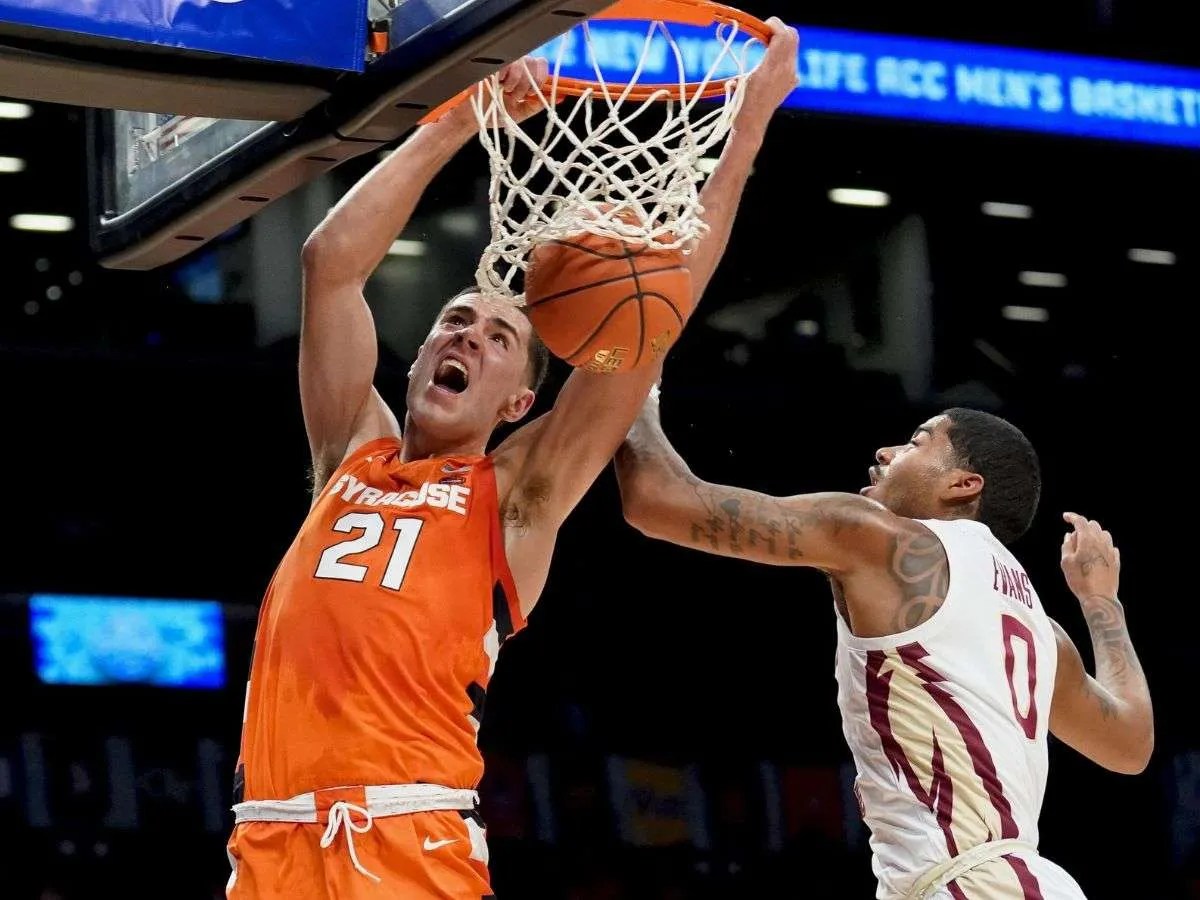 Cole Swider firma con los Pacers