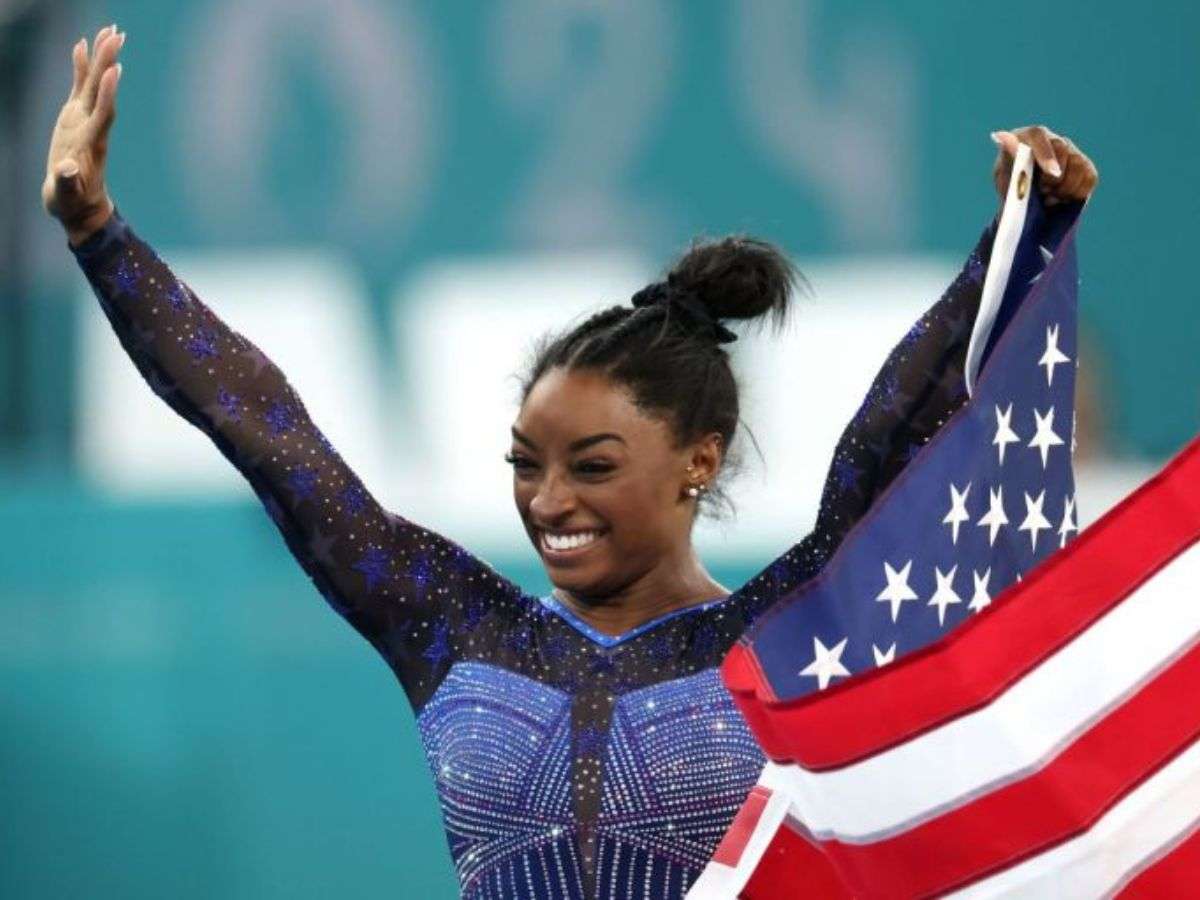 Simone Biles acrecentó su historia al ganar el “All Around”