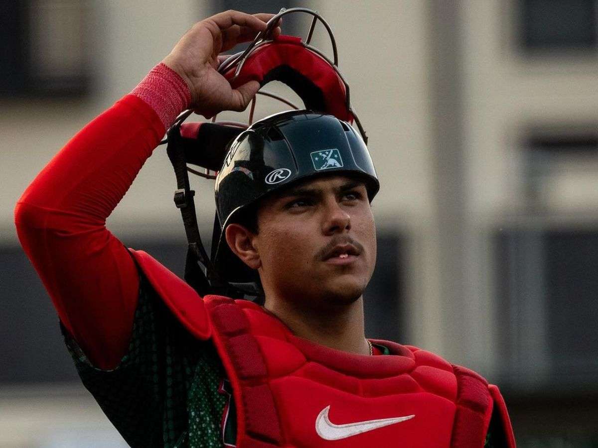Ethan Salas bajó escalones en ranking de prospectos