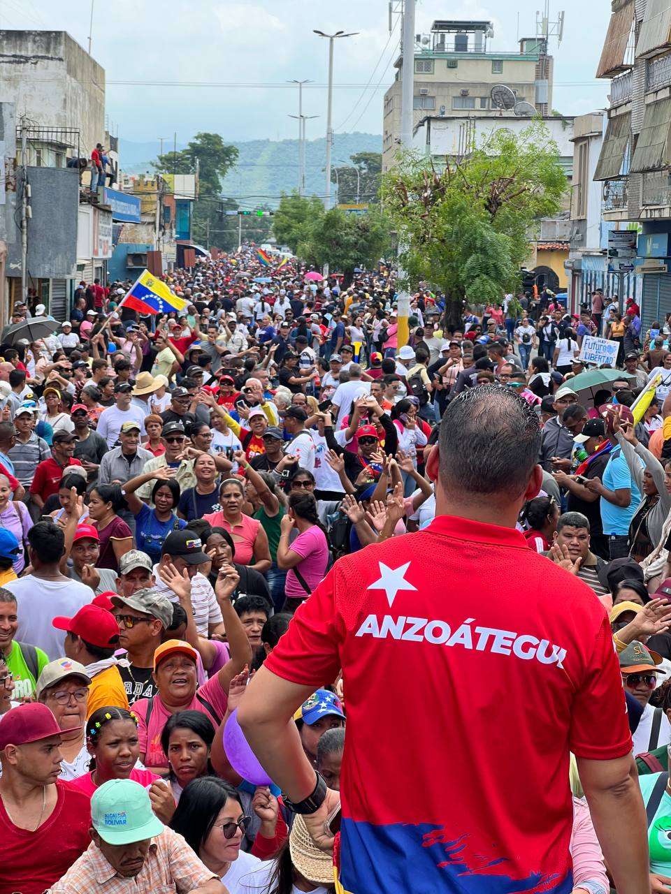 Barcelona marchó por la paz y en apoyo al presidente Maduro