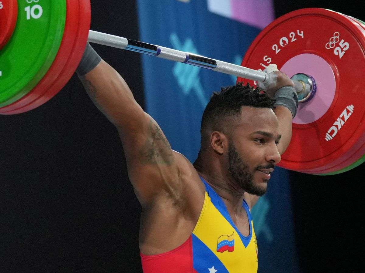 Julio Mayora no logró el peso en París