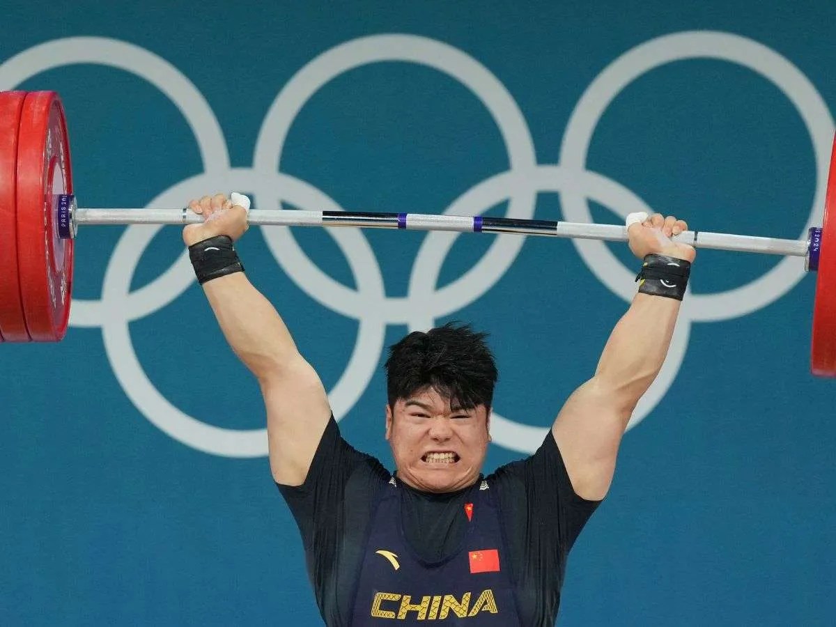 Liu Huanhua conquistó el oro en las pesas de 102 kg