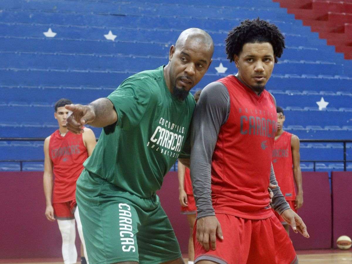 Luis Flores no seguirá como coach de Cocodrilos