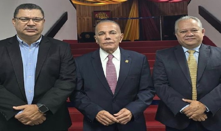 Manuel Rosales se presenta en el TSJ junto a José Cartaya y Simón Calzadilla a defender los votos de Edmundo