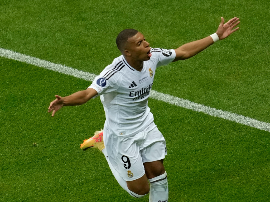 Con Mbappé pletórico el Madrid gana la Supercopa