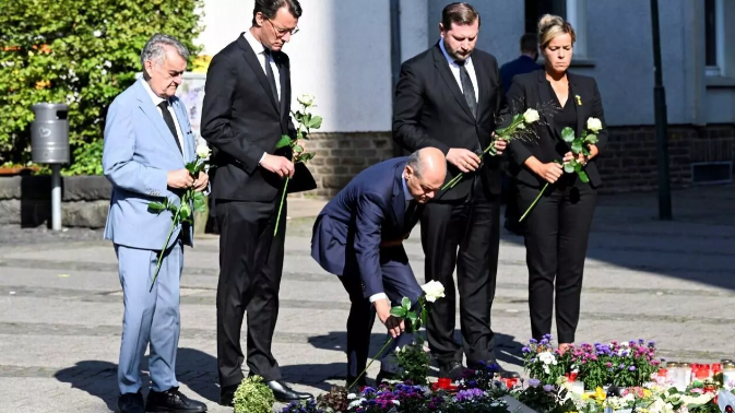 Scholz promete más deportaciones tras visitar escena de apuñalamiento masivo