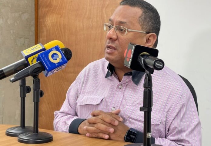 Leopoldo López está pidiendo sanciones contra Venezuela desde su comodidad en España