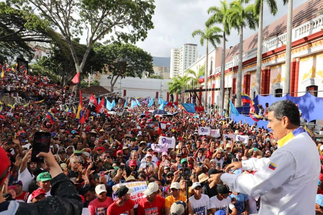 Maduro: Venezuela está en paz y nadie le impondrá escenarios golpistas
