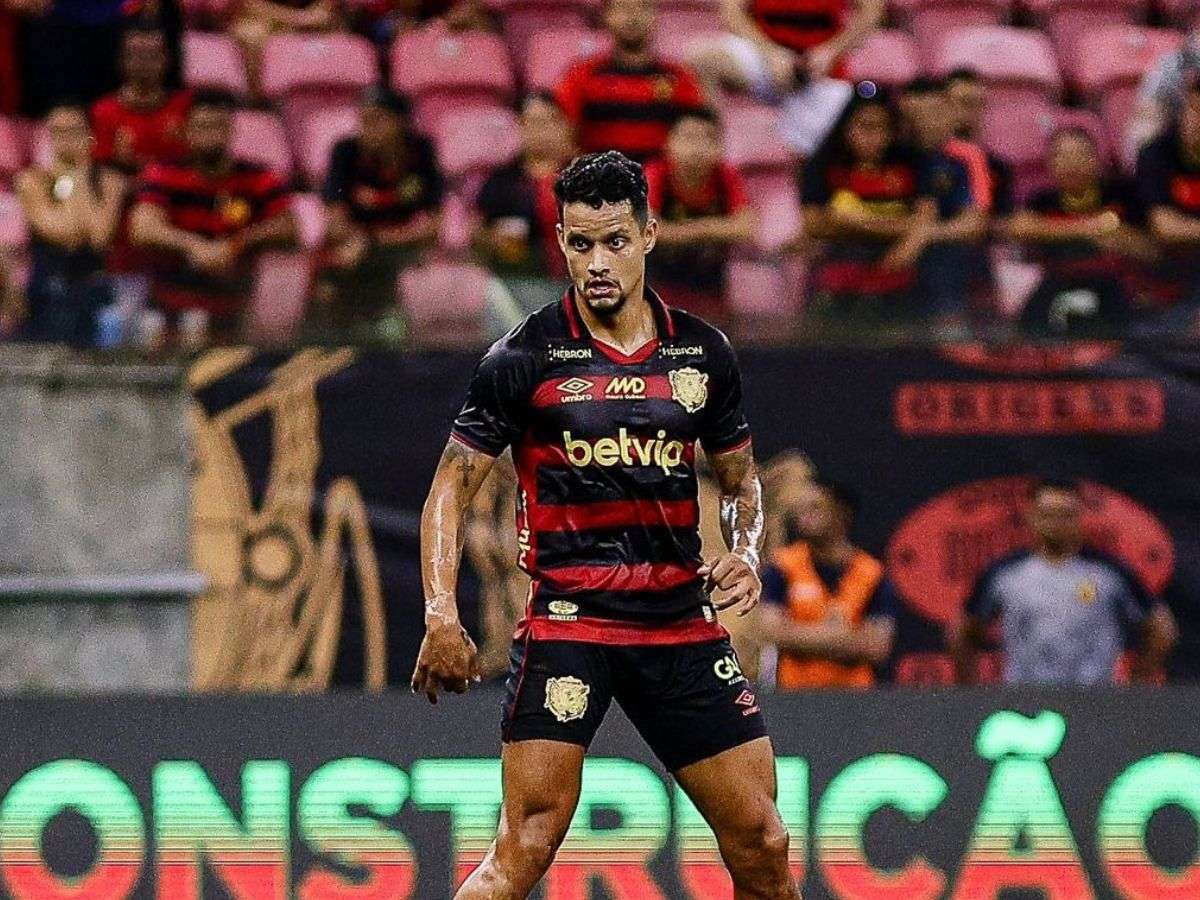 Roberto Rosales anuncia salida del Recife de Brasil