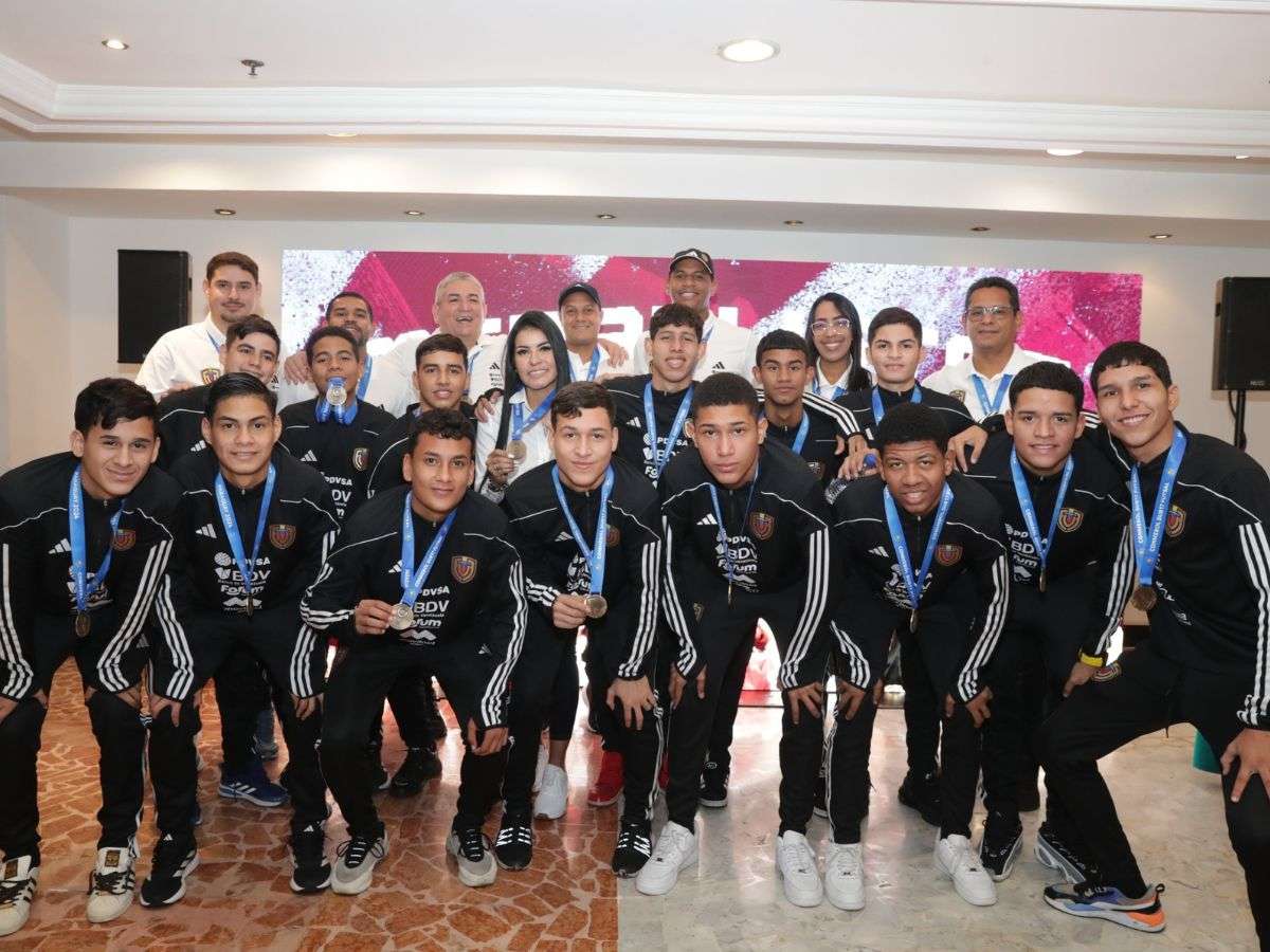 Vinotinto Futsal sub-17 fue homenajeada por su tercer lugar
