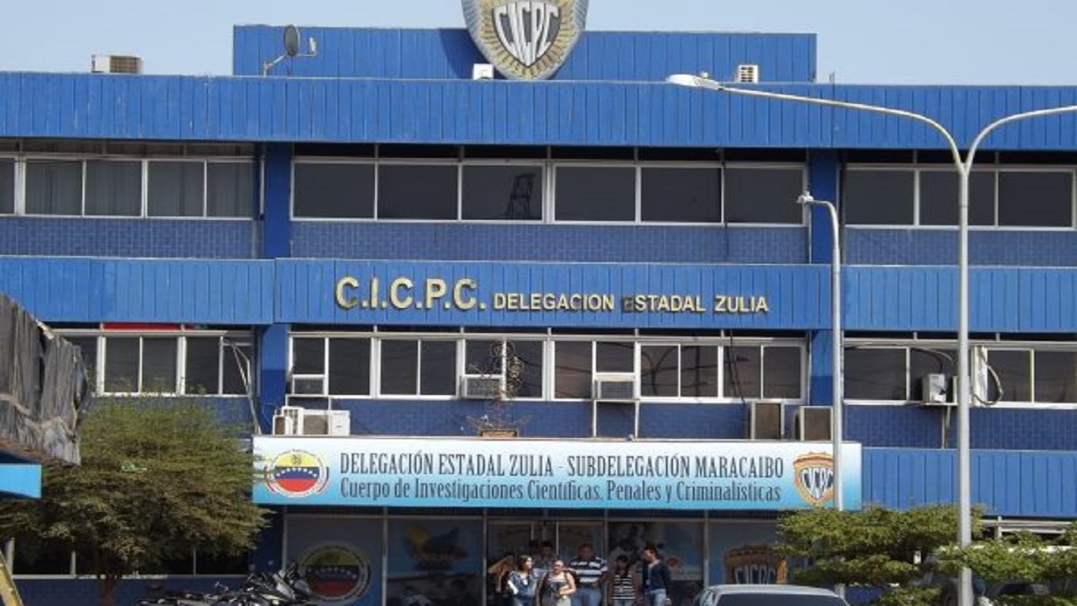 Una madre adolescente de 17 años y su padre mataron a su bebé de 4 meses porque lloraba mucho