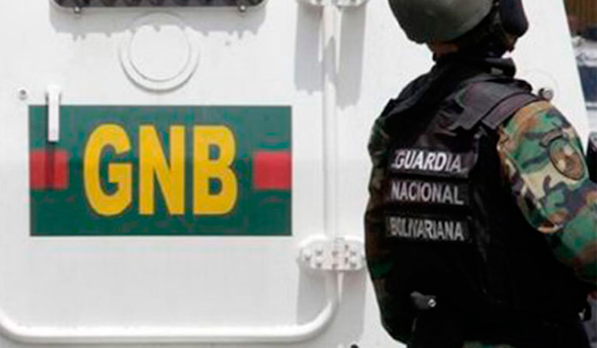 Detuvieron a cuatro con 9 panelas de marihuana