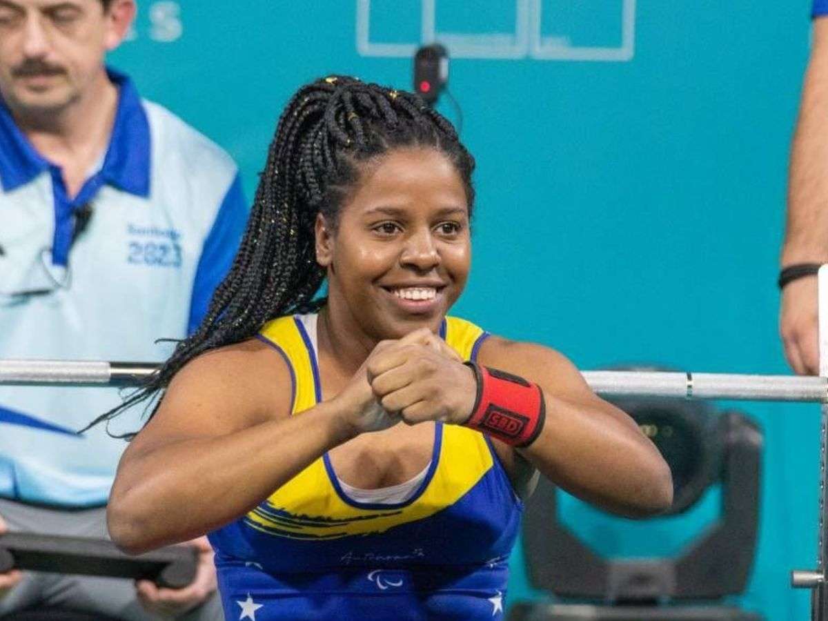 Clara Fuentes se alza con el oro y el récord