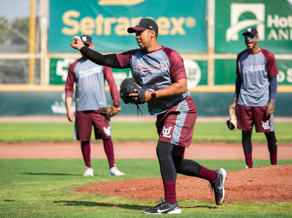 Yangervis Solarte regresa a Venezuela con Tiburones