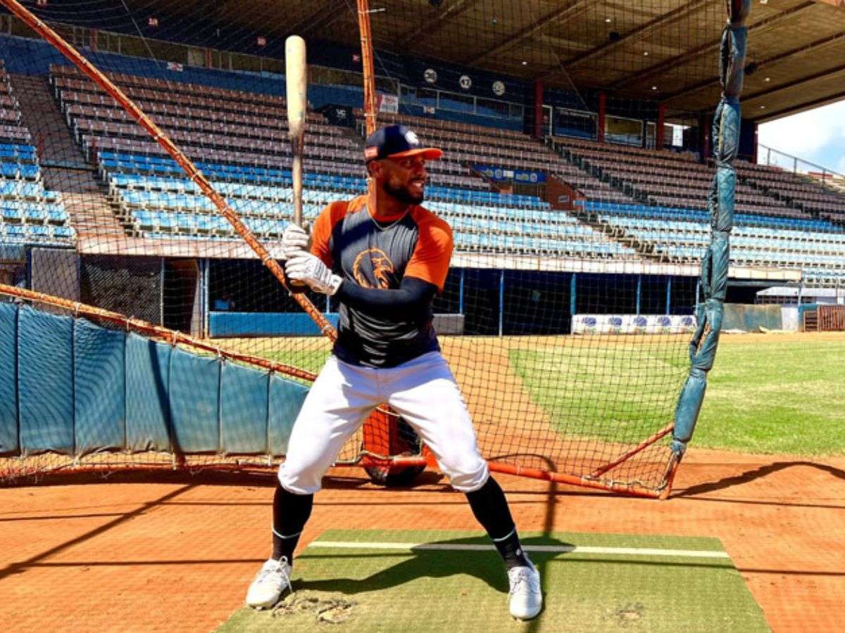 Luis Castro fue rey bate en liga independiente