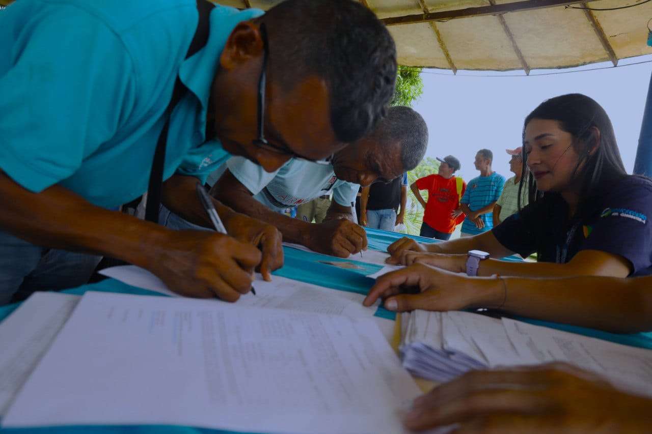 Entregan financiamientos y maquinaria a productores en Monagas