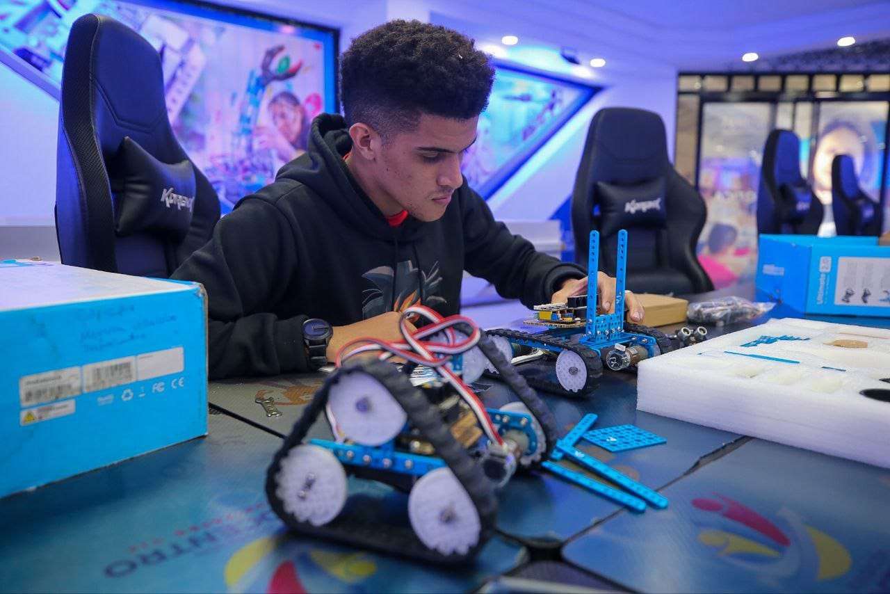 En el Zulia forman a niños y jóvenes en robótica