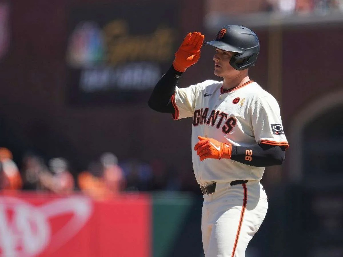 Matt Chapman extiende su contrato con los Gigantes