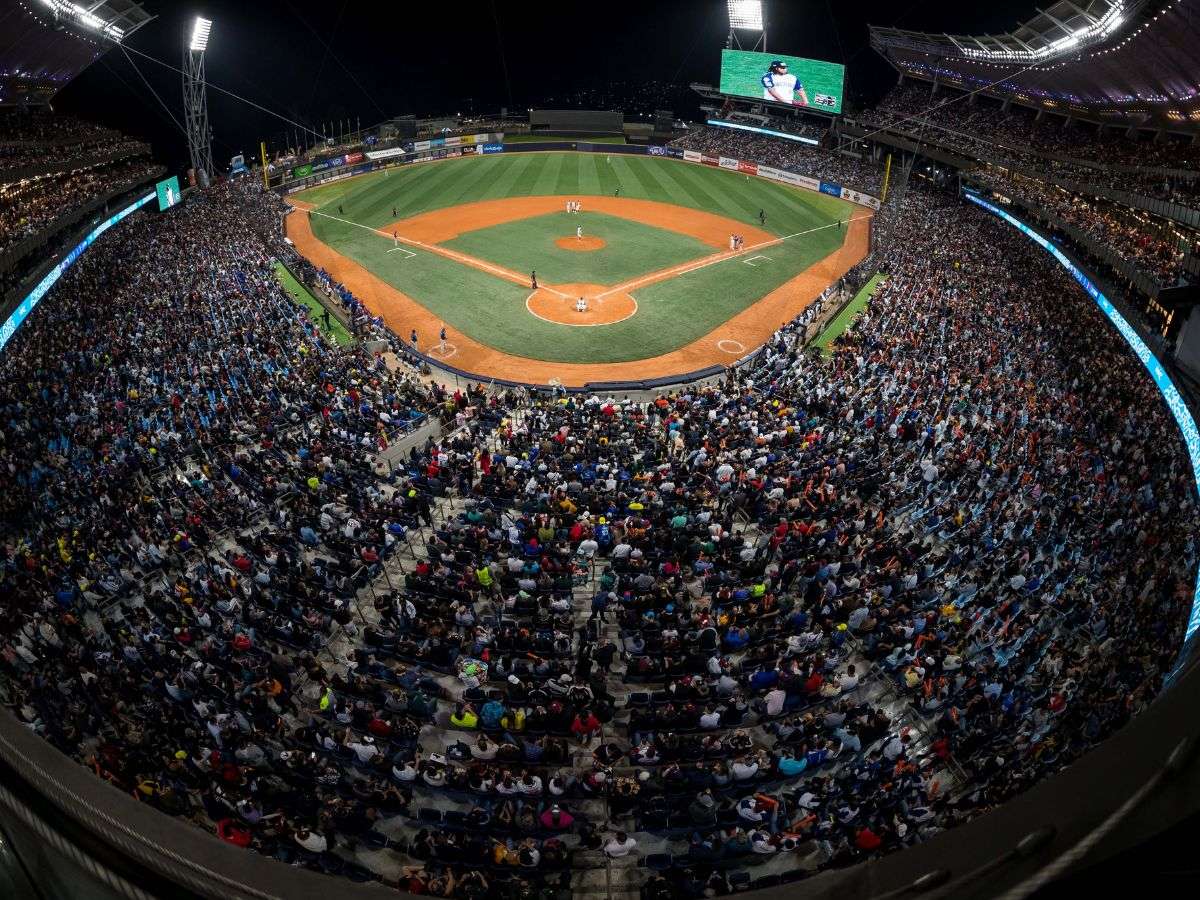 Serie internacional en Caracas está en 3 y 2