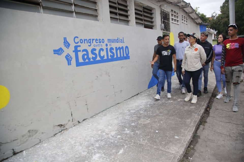 En Aragua pintaron murales contra el fascismo