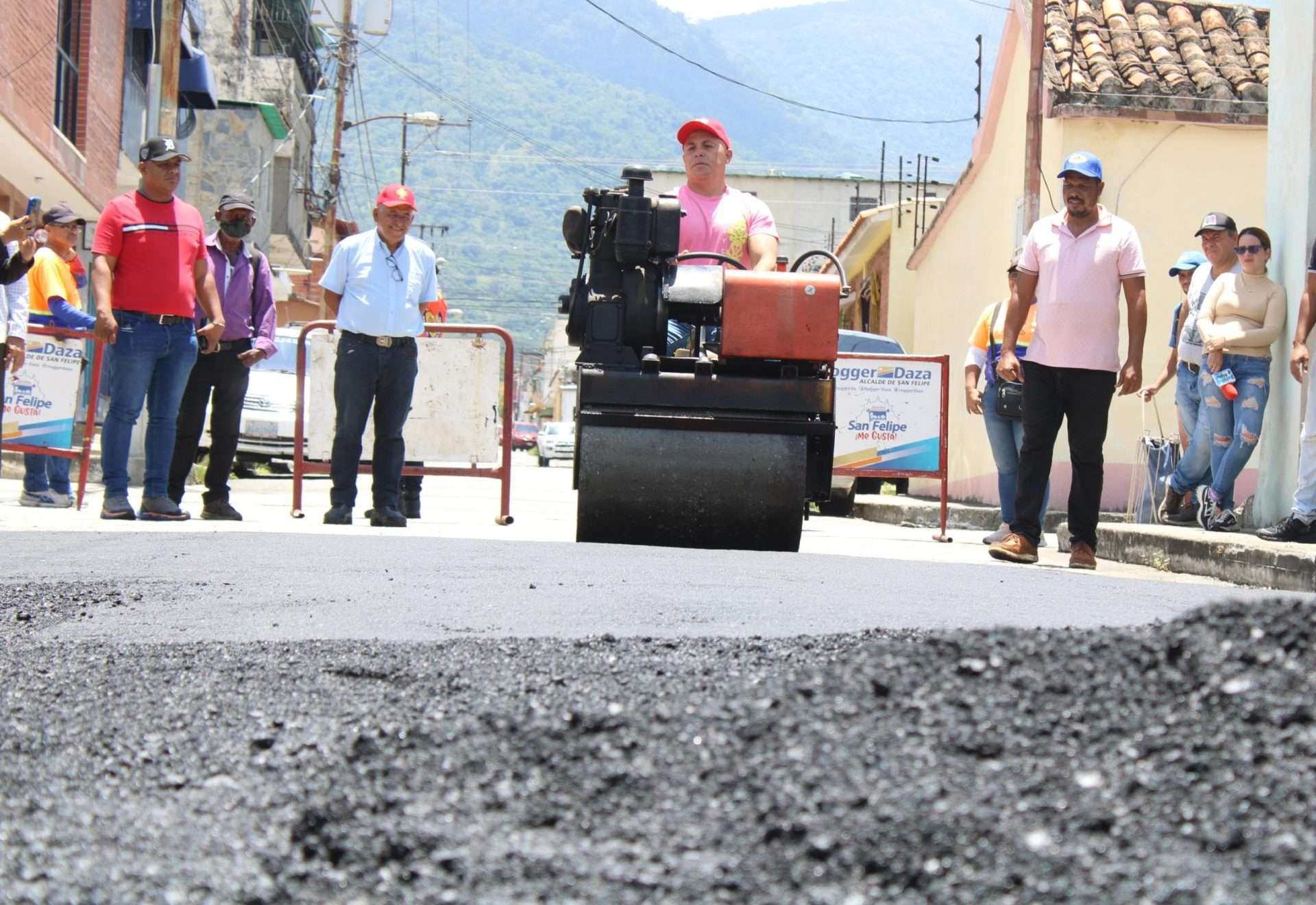 Más de 130 toneladas de asfalto aplicadas en San Felipe