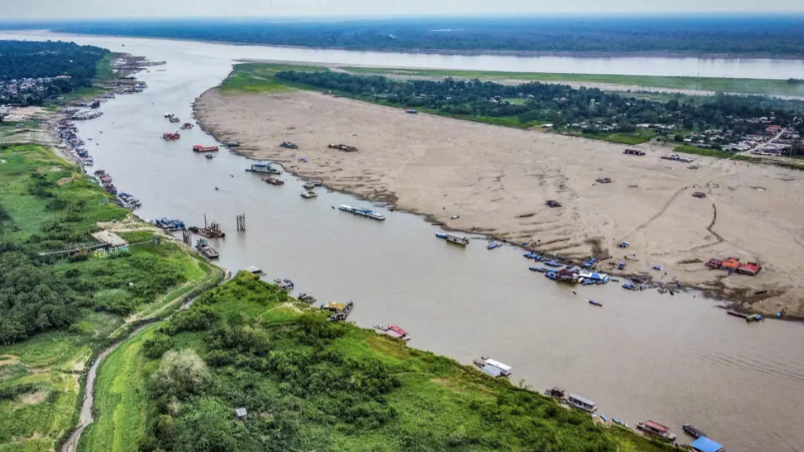 El río Amazonas se redujo en Colombia hasta un 90% por sequía