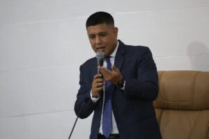 Pedro Infante celebra que el Estado pueda pagar la defensa de Maduro y Flores