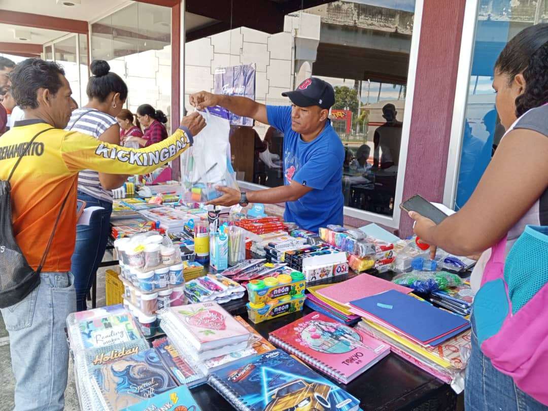 Expoferia Escolar ofreció descuentos entre el 20 y 30% en Barinas