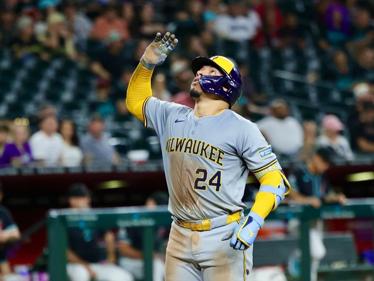 Contreras le puso moño a la victoria de Milwaukee