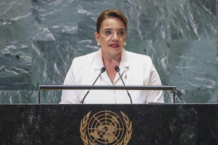 Presidenta de Honduras: Políticas neoliberales impiden acceso a derechos sociales