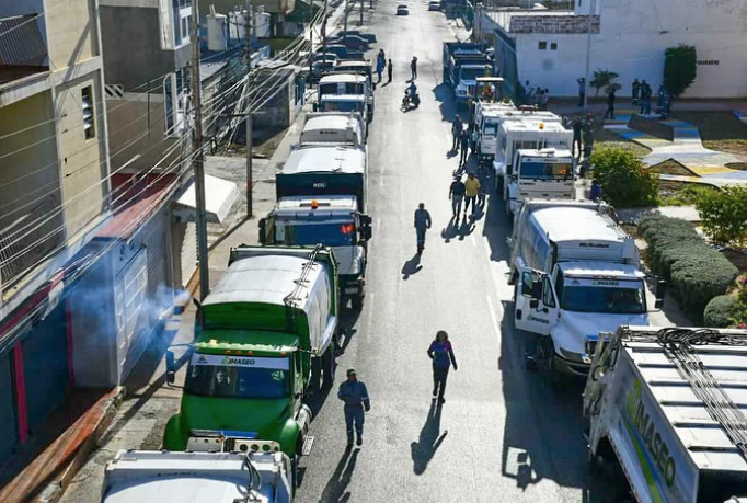 Incorporan cuatro camiones recolectores para el aseo urbano de Punto Fijo