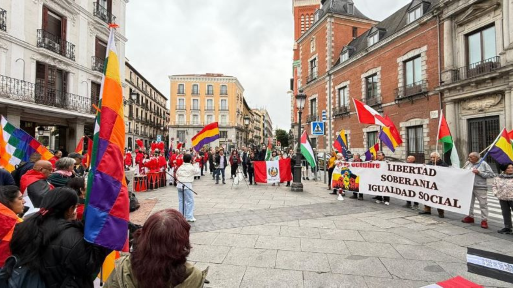 Cientos de personas pidieron en Madrid respeto a los pueblos indígenas