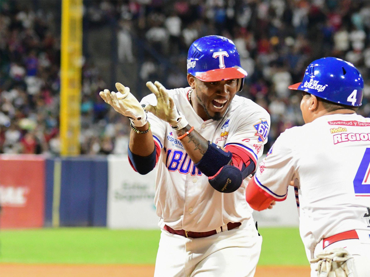 Alcides Escobar selló la remontada de Tiburones