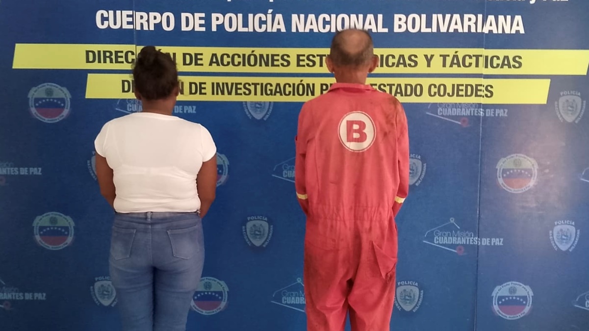 ¡Aberrados! Mamá y expareja de la abuela fueron arrestados por presunto abusar a dos niñas