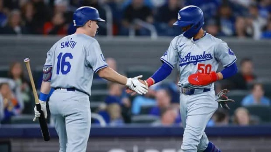Mookie Betts se lució nuevamente y los Dodgers van el viernes por el bonito contra San Diego