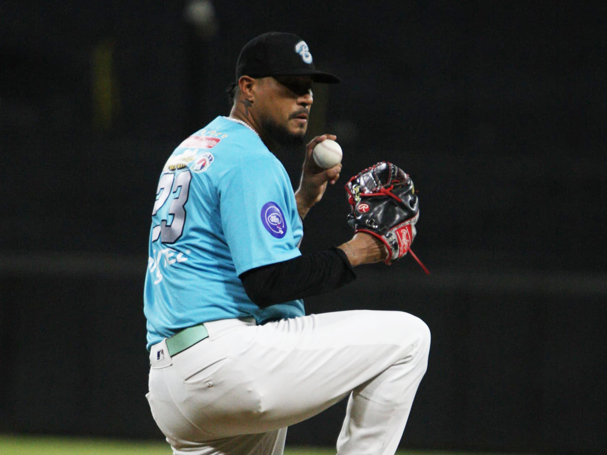 Félix Doubront jugará con Cangrejeros de Santurce