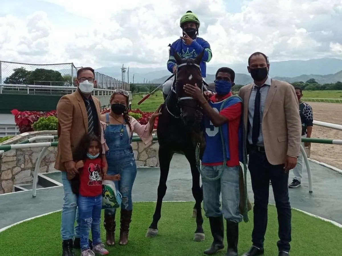 Flecha Montón en Valencia - Líder en deportes