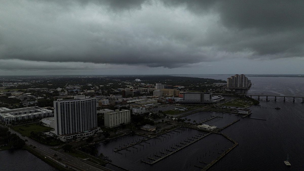Se acaba el tiempo para evacuar mientras el huracán Milton se acerca a Florida