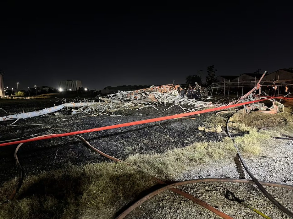 Cuatro muertos al estrellarse un helicóptero contra una torre de comunicaciones en Houston
