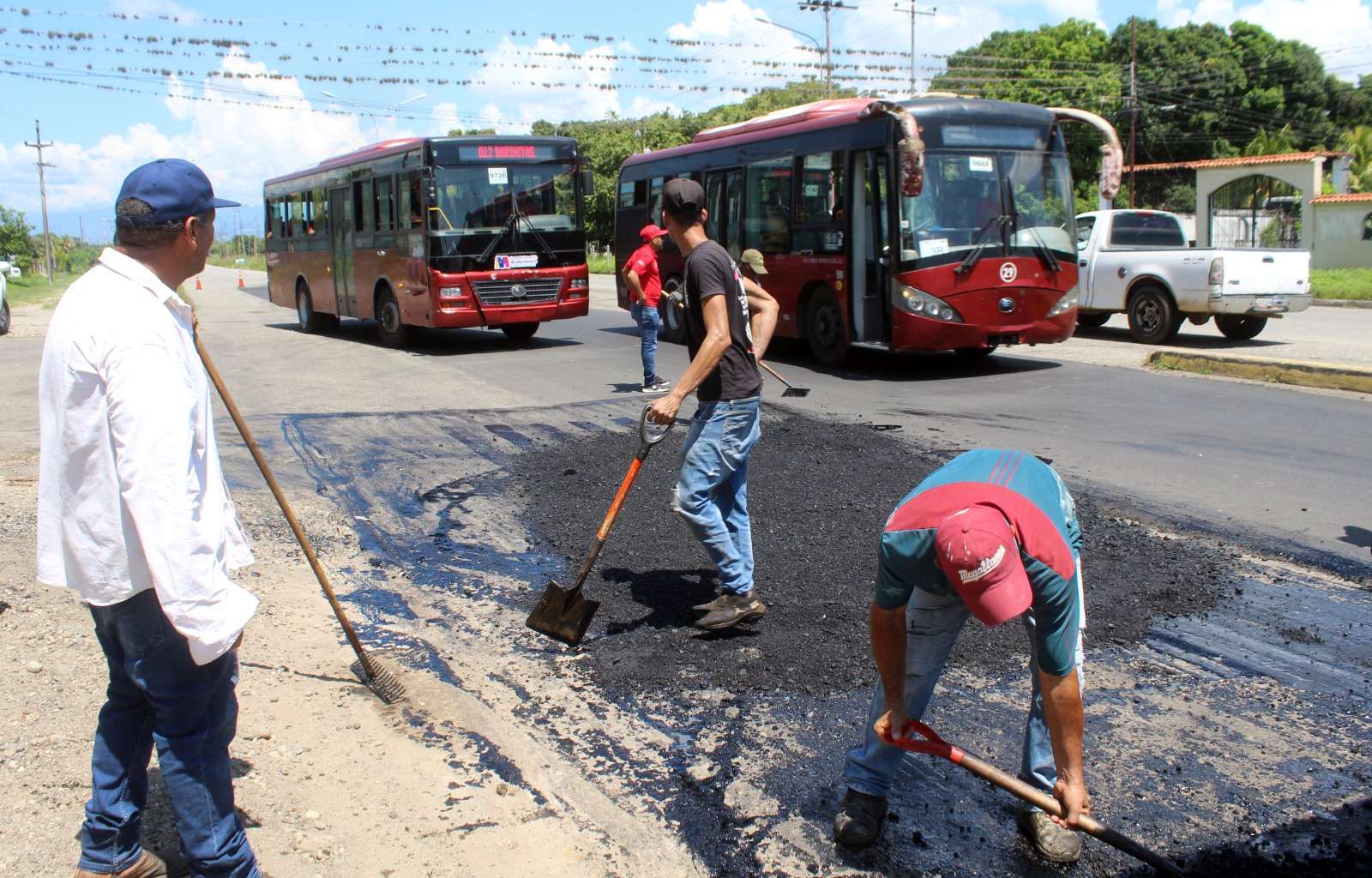 Colocan 2.420 toneladas de asfalto en avenida Intercomunal Barinas -Barinitas