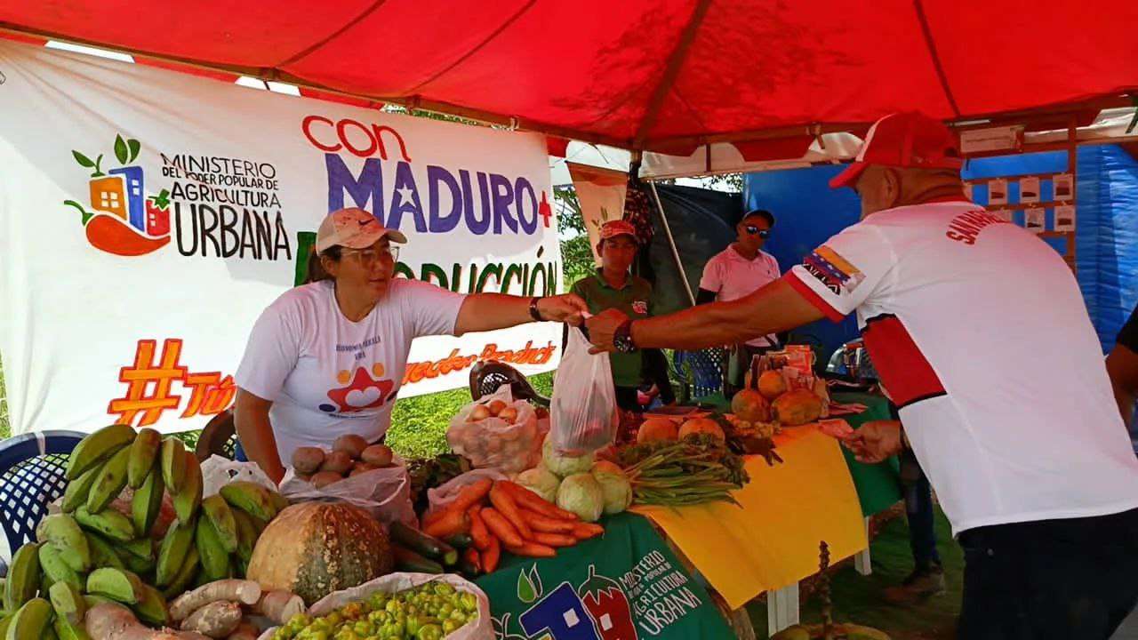 Favorecidas más de 2 mil familias en mega jornada del Plan Amor en Acción