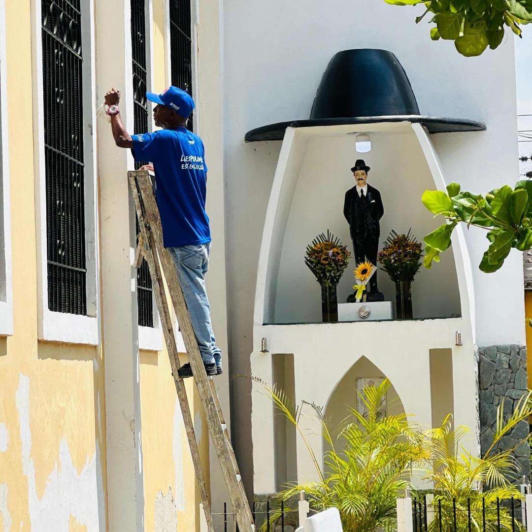 Avanza restauración de la iglesia de Santa Teresa del Tuy